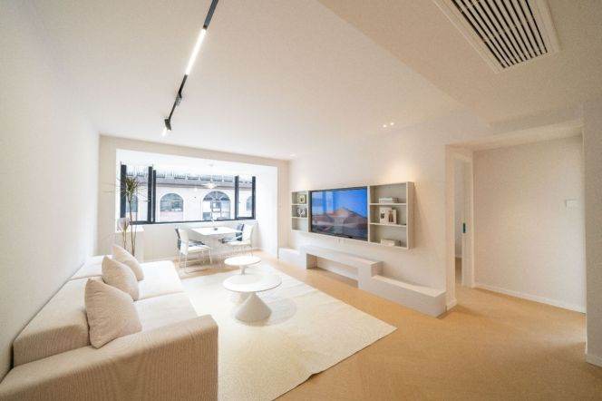 West nanjing rd 2br110sqm