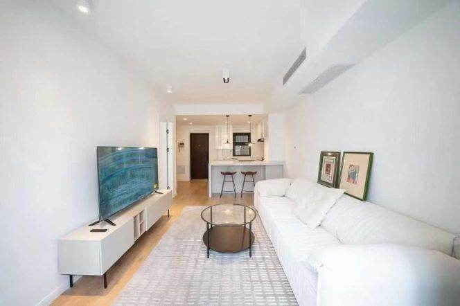 Outdoor balcony,1Br apt,Nr Xu Jia Hui Station L1,9,11