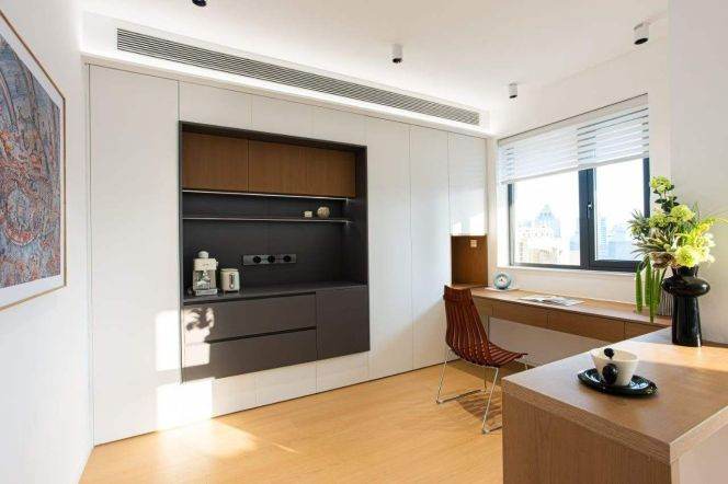 Beautifully Renovated 3BR 2BA 175m² Residence on the Bank of Suzhou Creek