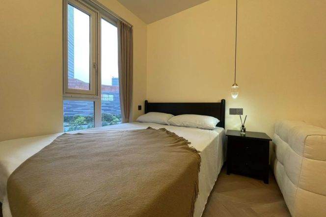 Cozy High-rise Apt in Regent's Park