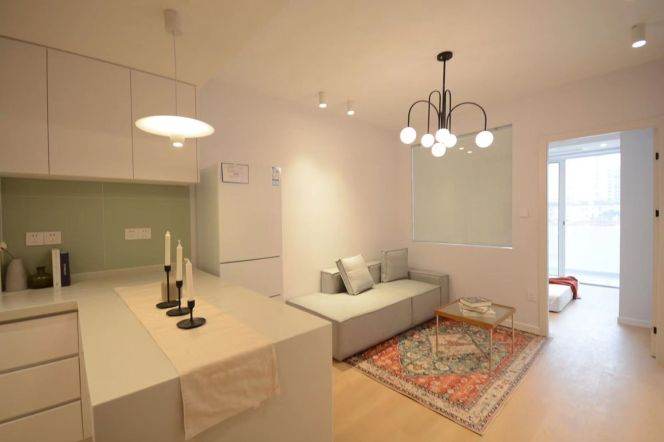 Modern&Cozy 1Br/2Lr/1Bt+outdoor Balcony@L1/10/12 South Shaanxi Rd Station 