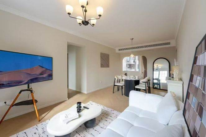 brand new 3brs floor heating brand new furniture in line 9 Tianzifang SML shopping mall 