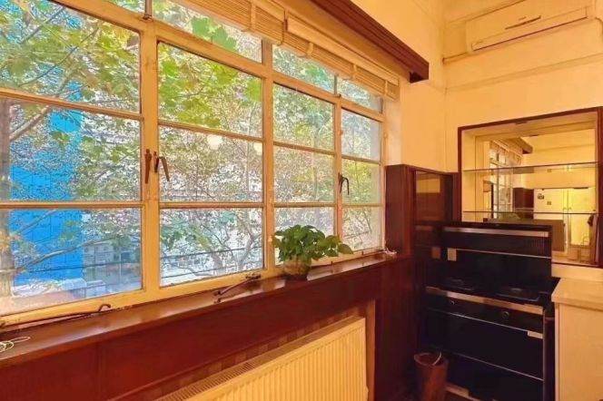 Wutong District, old mansions, clean stairwells with outdoor balconies， L 1-7