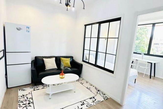 Bright 2Brs/1Lr/1Bt apt nr Jiangsu rd,M2/11/14