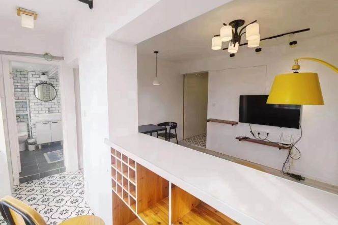 Bright 1BR APT lift nr Shaxi(s)Rd 8.5k