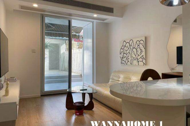 Modern&Spacious 1+1Bdrs 1Bath Apt+2F Walk Up+Taikoo Hui+Large Terrace+West Nan Jing Rd Metro