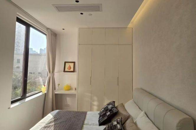 Brilliant high ceiling one bedroom Apt+gym+heating+central AC @Changping