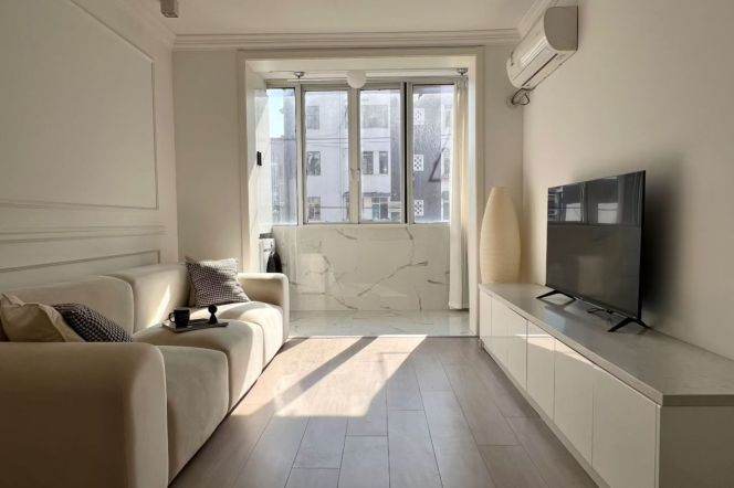 charming bright real 1br 1lr elevator Nr L3/4/10 hongqiao rd sta