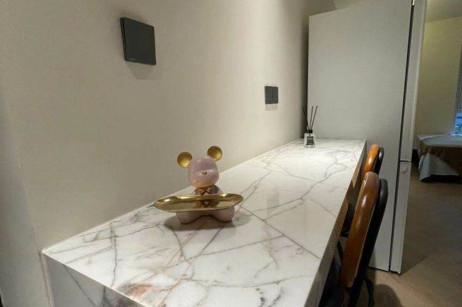 Cozy High-rise Apt in Regent's Park