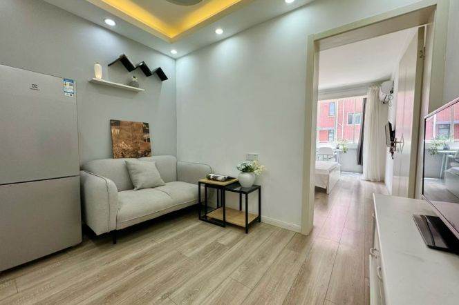 Cozy separate 1br 1lr Nr L3/4/10 hongqiao rd sta