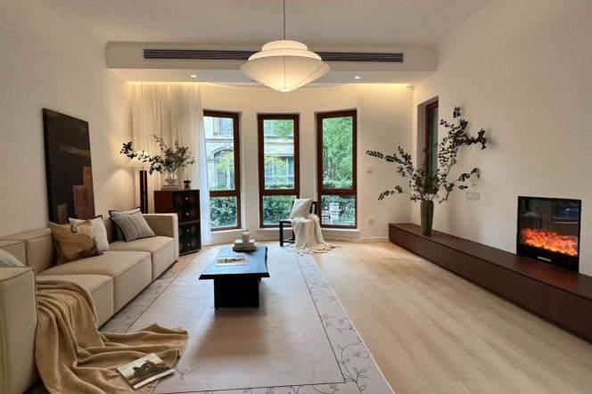 7 Brs, 7 Baths with Yards, 481 sqm, Newly renovated @ National Exhibition and Convention Centre L2