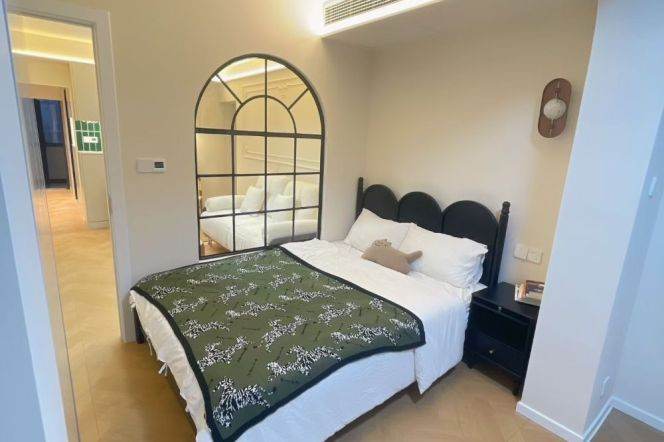 Newly Renovated Elevator 1Br/2Lr/1Bt Close to L2/11 Jiangsu Rd Metro Station 