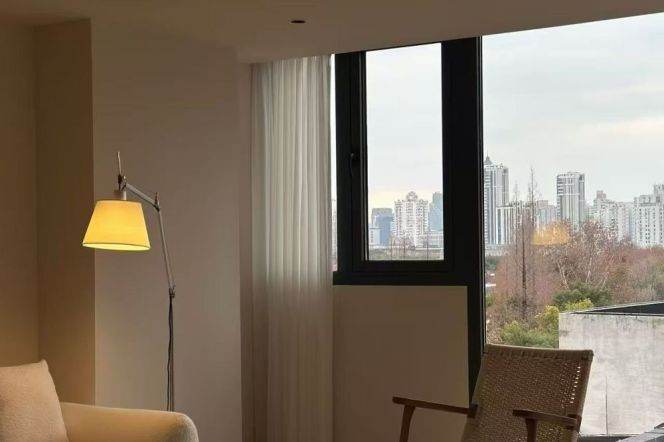Anfu Road/Wu Kang Road, floor-to-ceiling windows, large 1+1 bedroom apartment