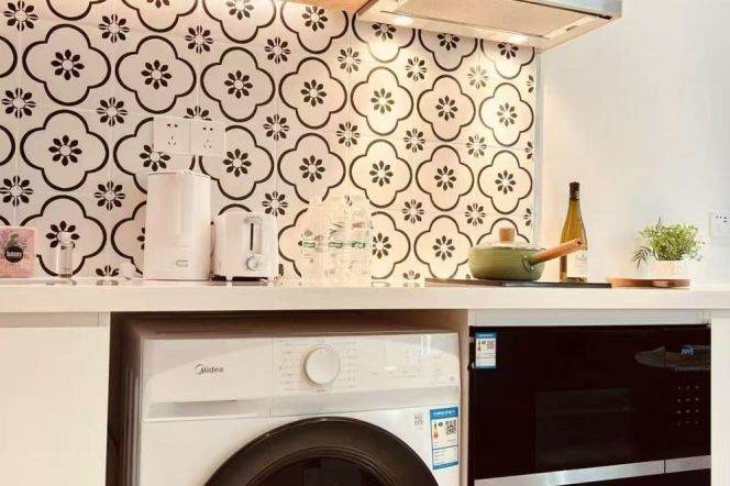 1Studio near line 3/11/12 NYU, ECNU,Jiao'tong and Dong'hua Uni can long and short lease