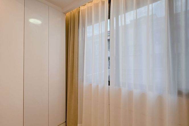 Spacious&Modern 1Bdr 1Bath Apt+L2/11 Jiang Su Rd Metro+4F Walk Up+Zhong Shan Park