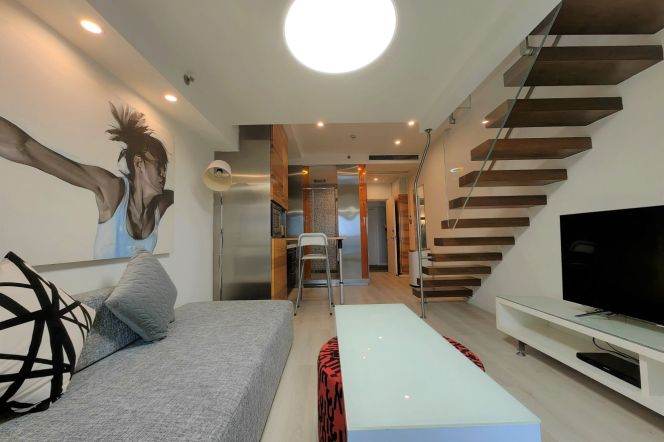 Loft one bedroom service apt 2mins to Langao Rd,free for gym & Wifi