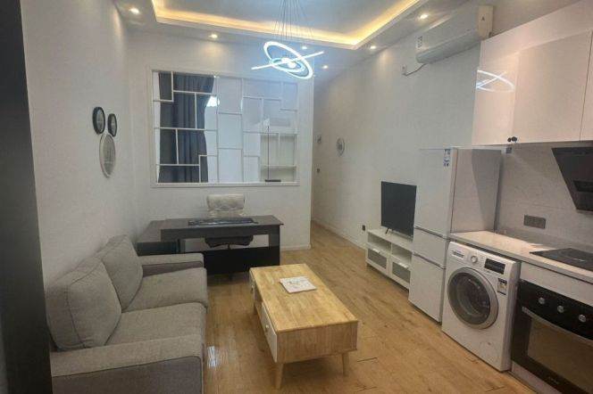 Nice yard 1Br/1Lr/1Bt apt nr Xintiandi,M10/13