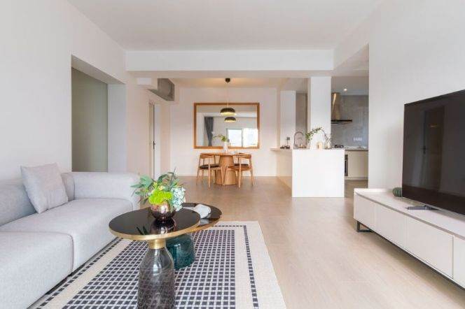 2 Brs, 2 Baths, 130 sqm with Open Balcony/Gym/Swimming Pool @ Shanghai Library L10