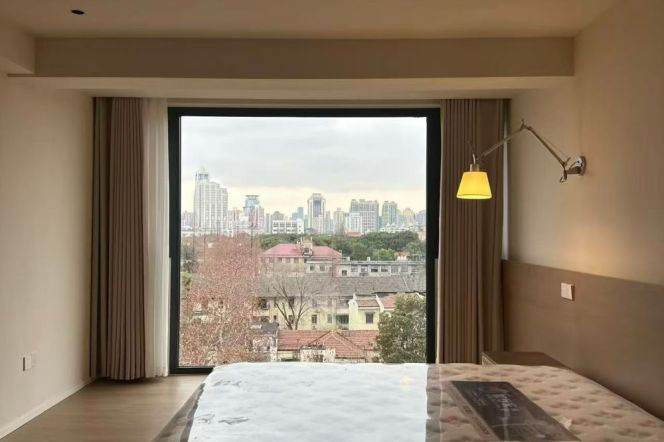 Anfu Road/Wu Kang Road, floor-to-ceiling windows, large 1+1 bedroom apartment