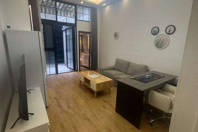 Nice yard 1Br/1Lr/1Bt apt nr Xintiandi,M10/13