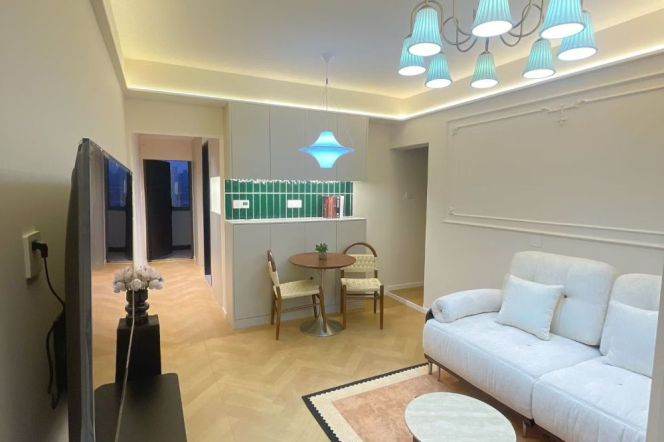 Newly Renovated Elevator 1Br/2Lr/1Bt Close to L2/11 Jiangsu Rd Metro Station 