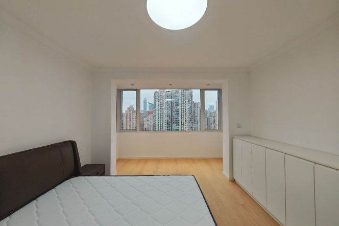 modern big 2brs floor heating modern furniture near Jing an temple 