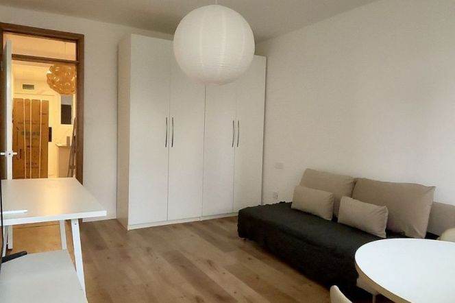 Newly renovated 1br apt nr Jiashan Rd  L7/9/12