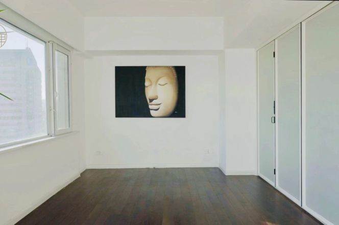 L1-7 Changshu Rd Metro Station, 155 sqm, large 3-bedroom unit with an oversized terrace