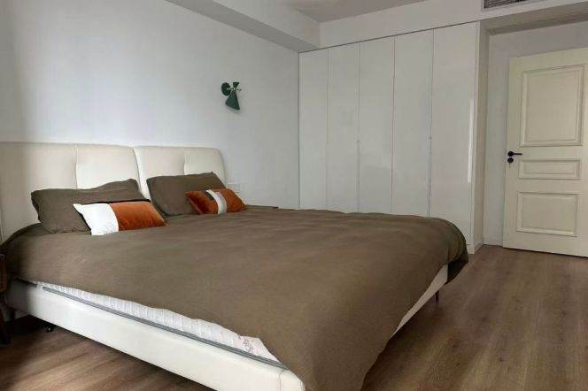 90SQM one bedroom Apt+Floor heating+dishwasher @L2/11Jiangsu Rd