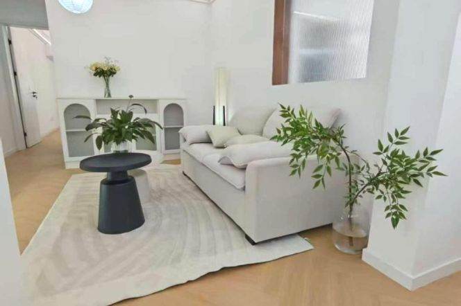 Brand new/spacious 1br 2lr/big living room,Caoyang rd@L11/14/3/4