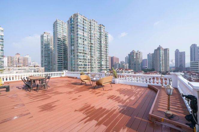 3 Brs, 3 Baths with 200 sqm Terrace, Floor Heating @ Zhaojiabang Metro L7&9