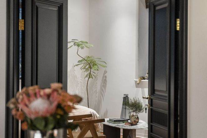 Art,2Br +1 study room apt,with terrace,Nr Jiao Tong university station,L10,11