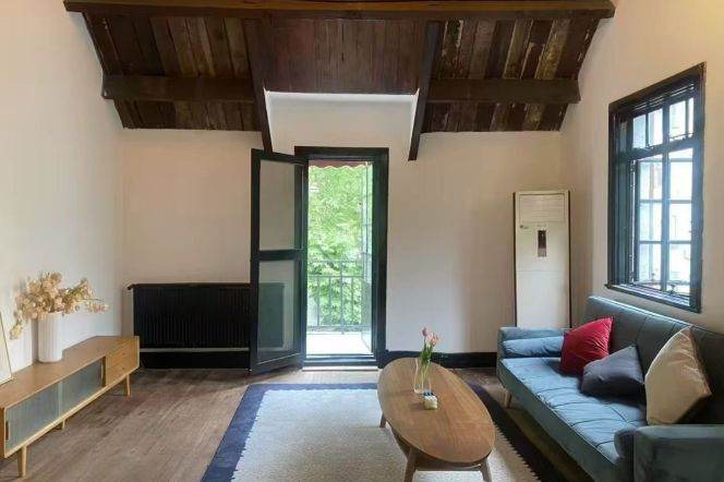 Green view 2br Apt with open Balcony in old downtown