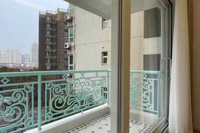 L2/11 Jiang Su Rd+Spacious&Bright 2Bdrs 1Bath Apt+Jing An Temple+L14 Wu Ding Rd+Nice Compound