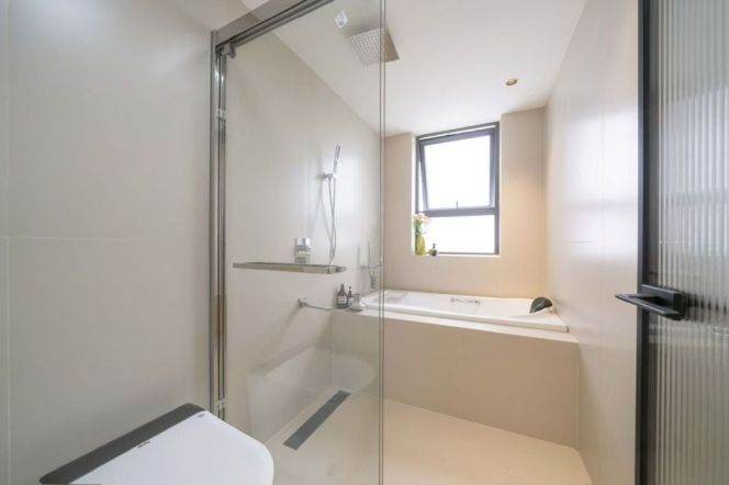 Changfeng Park, a spacious 1-bedroom offering a panoramic view of the Suzhou River