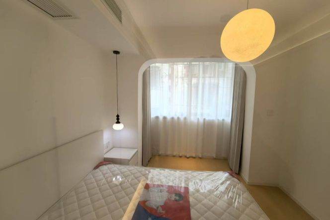 Spacious&cozy&bright room/1BR 1LR/5mins walk to West Nanjing rd@L12/13/2