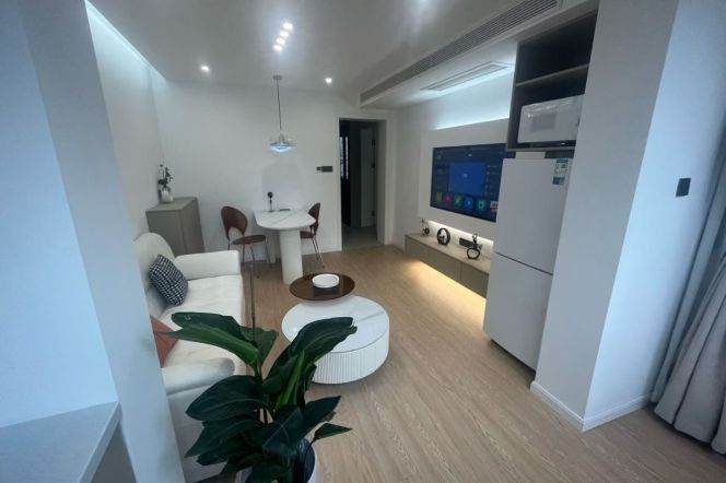 Newly Renovated Well-lighted 1Br/2Lr/1Bt@L13/14 Wuning Rd Station 