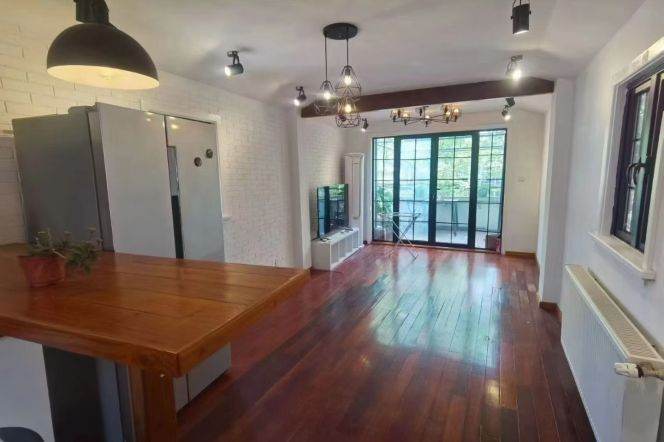 Jing'an temple Huashan/Urumqi road wall heating 1br apt with terrace; L2/7