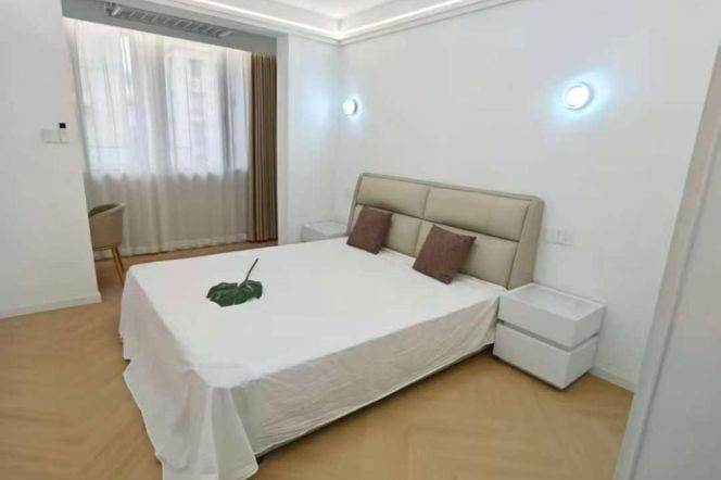 Brand new/spacious 1br 2lr/big living room,Caoyang rd@L11/14/3/4