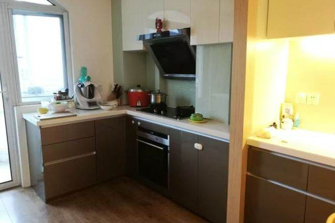 Spacious 2br,with 2bth,at Hongmei road,Near Laowaijie,Hongqiao Area