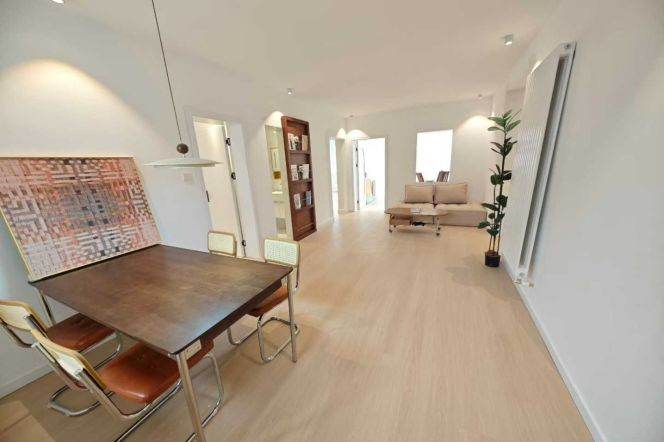 Newly Renovated 3BR 2BA Elevator Apt Next to Jiangsu Rd Station