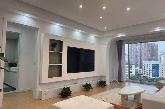 2 Brs, 2 Baths, 130 sqm with Gym/Swimming Pool, Floor Heating @ Zhenping Metro L7