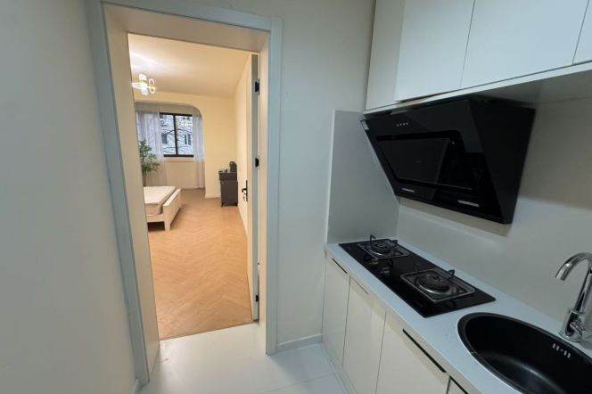 Furnished studio apt-Jiaotong Uni