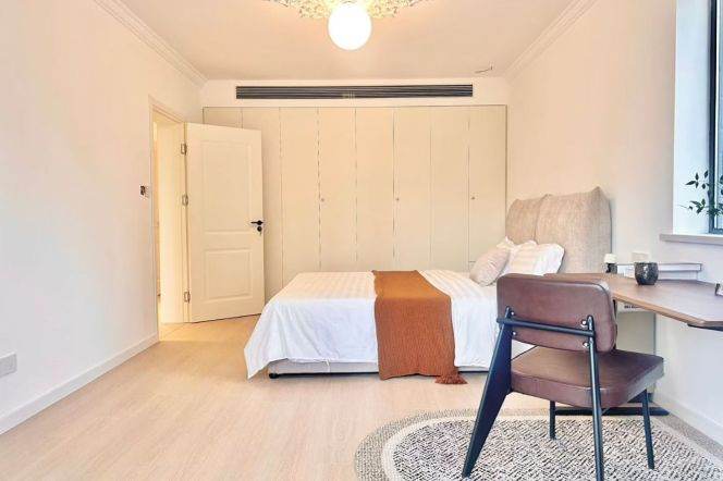 2 Brs, 1 living room with Floor Heating/Central ac, 110 sqm @ Wuning metro L13