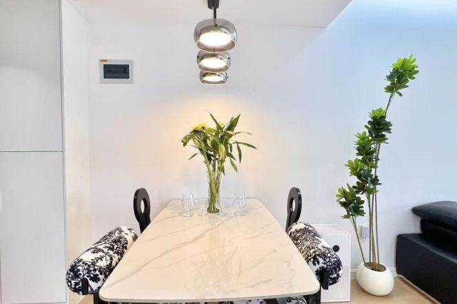  1Bed with Floor Heating in Gubei.Dual Metro /Full Smart Home /View Anytime 