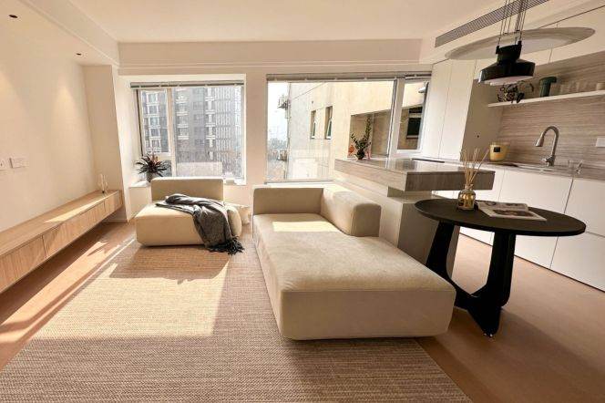 Rare Balcony Flat 2br/1bt with Horizontal Hall in Chez Moi