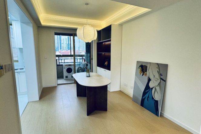 3 Brs, 3 Baths, 170 sqm with Floor Heating/Central ac @ Yili metro L10
