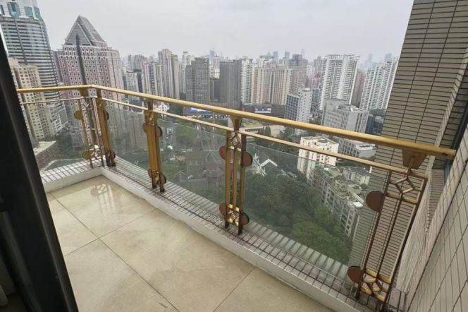 modern big 4brs floor heating open balcony nice view in central Xujiahui line 1,9,11
