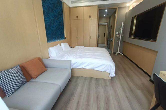 1Studio in Xujiahui with floor heating near Jiao'tong and Dong'hua Uni can long and short lease