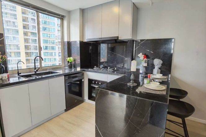 modern 3brs floor heating balcony open kitchen in Zhong shan park line 2,3,4 only 20.5K